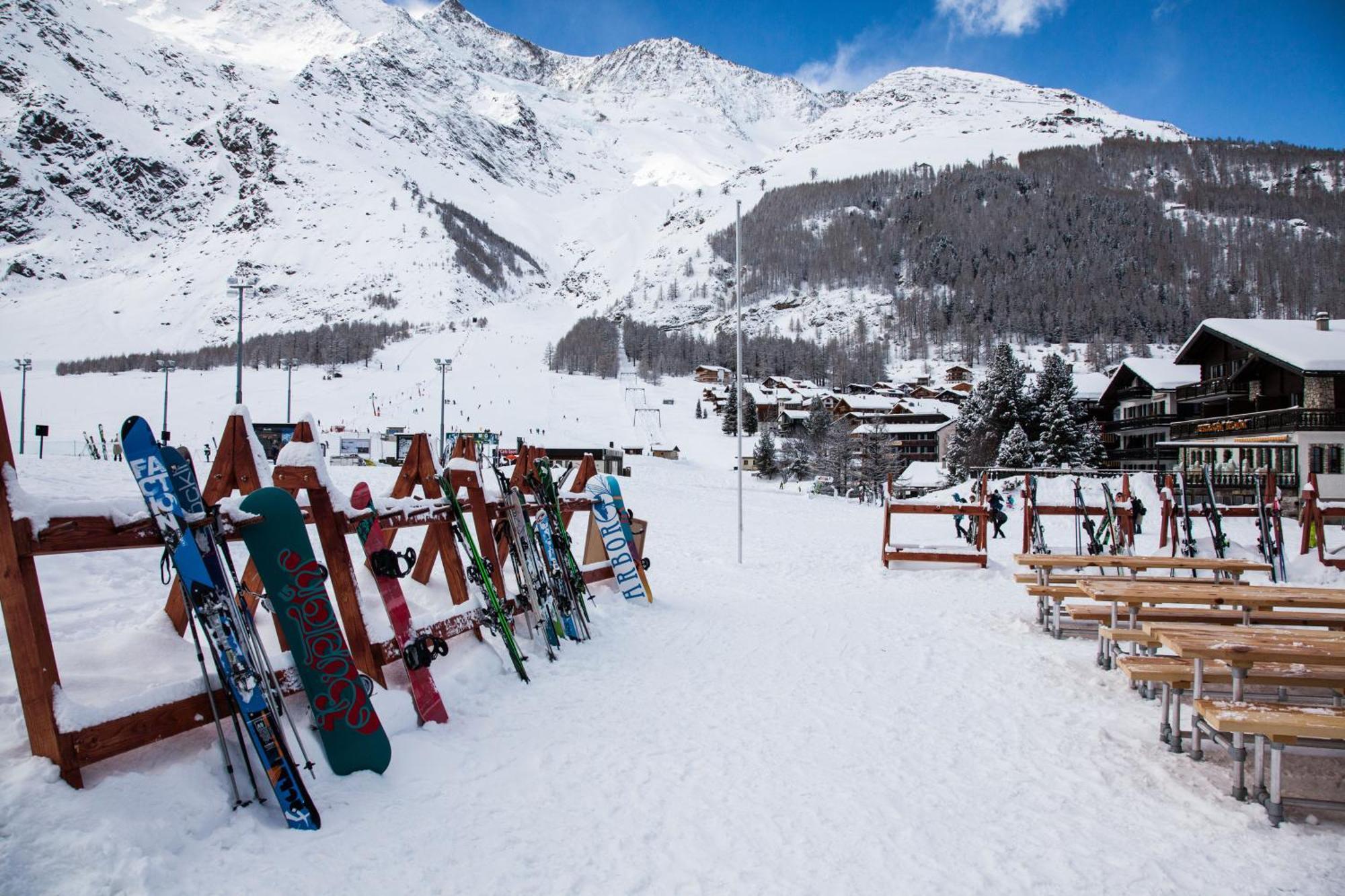 Hotel The Larix Ski-In Ski-Out Зас-Фе Экстерьер фото
